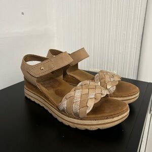 White Mountain Tan and gold Braided Sandals